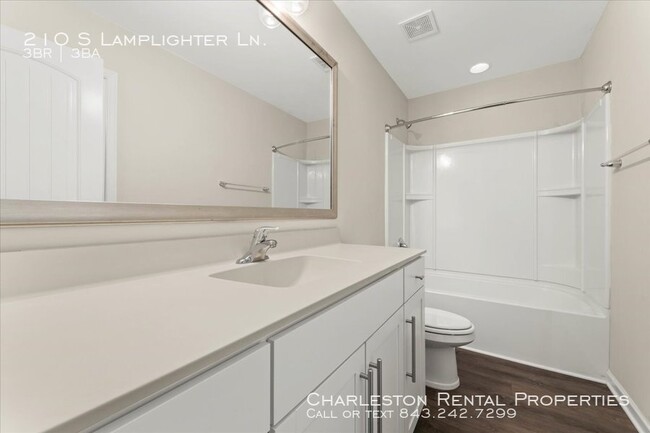 Building Photo - 210 S Lamplighter Ln