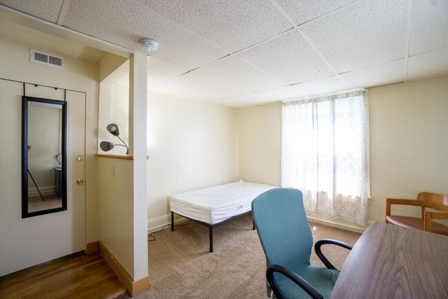 Building Photo - 113 Comstock Pl