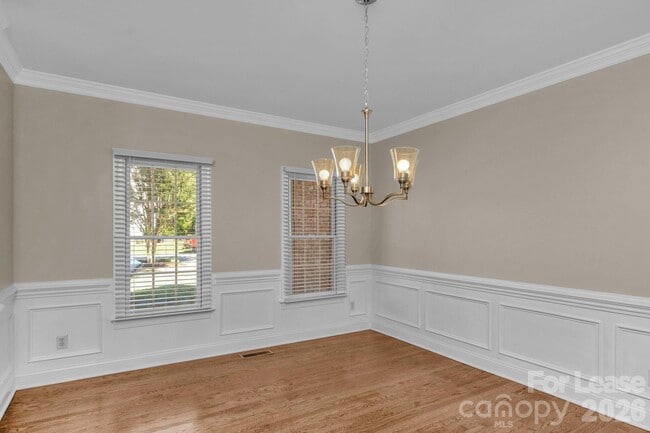 Building Photo - 1202 Coachman Dr