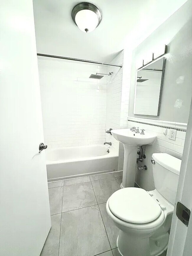 Building Photo - 303 W 146th St