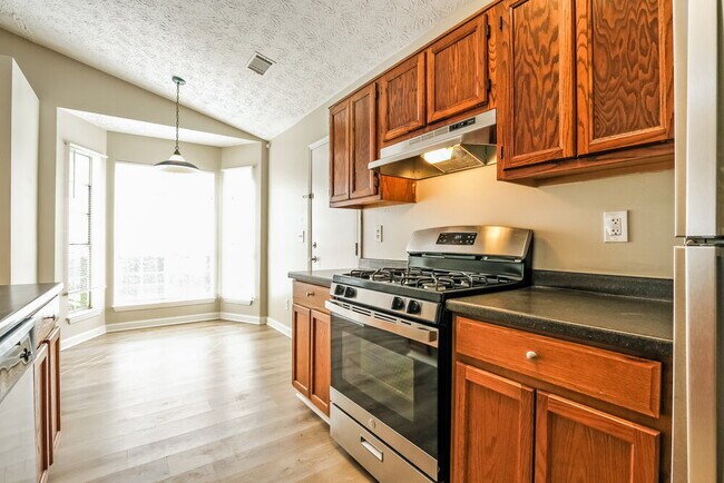 Building Photo - 640 Stonebridge Loop