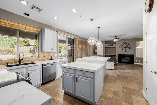 Building Photo - 7740 E Phantom Way