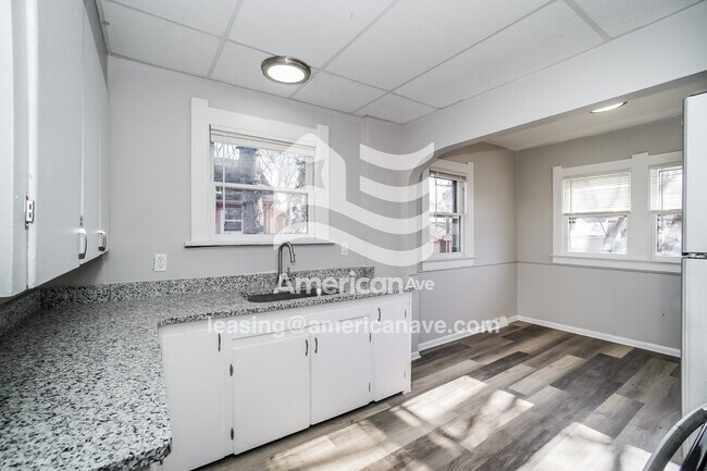 Building Photo - 1959 Barrows St