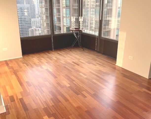 Building Photo - 30 E Huron St