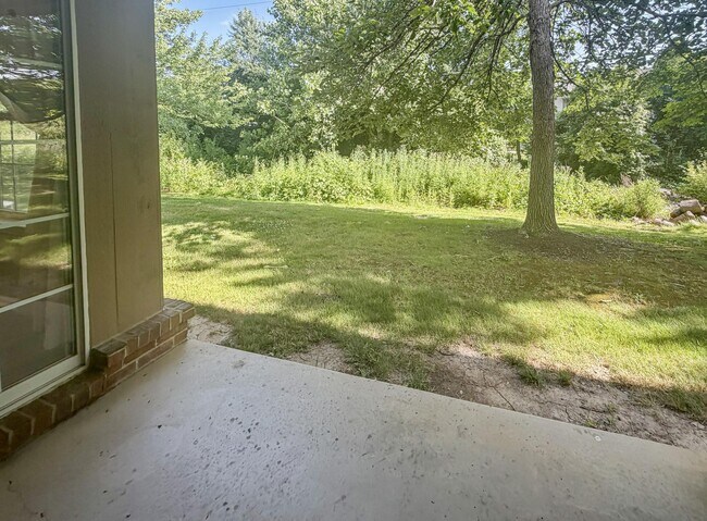 Building Photo - 2820 Barclay Wy
