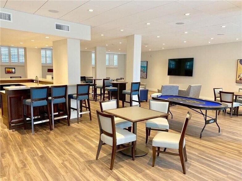 Building Photo - 2000 S Ocean Dr