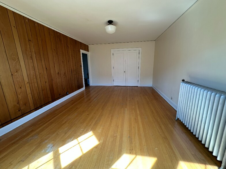 Building Photo - 440 N Park Ave