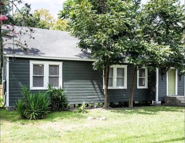 Primary Photo - 1817 Beall St