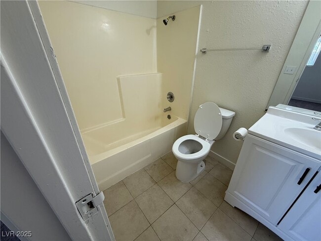 Building Photo - 5208 Greene Ln