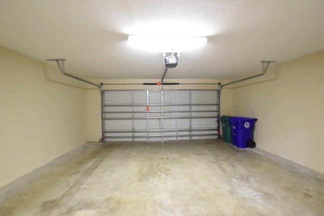Building Photo - 3720 Messina Dr
