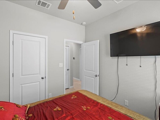 Building Photo - 200 Grapefruit Rd