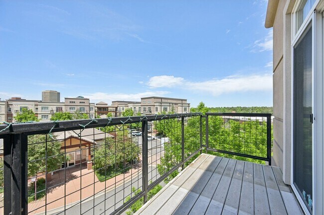 Building Photo - 5677 S Park Pl