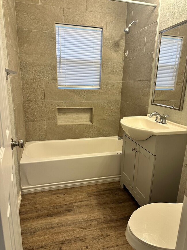 Building Photo - Great Home Located in the Lawton Heights Area! Pets Negotiable with Owner Approval!