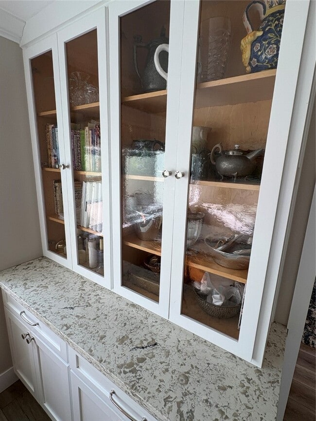 Building Photo - 15471 Victoria