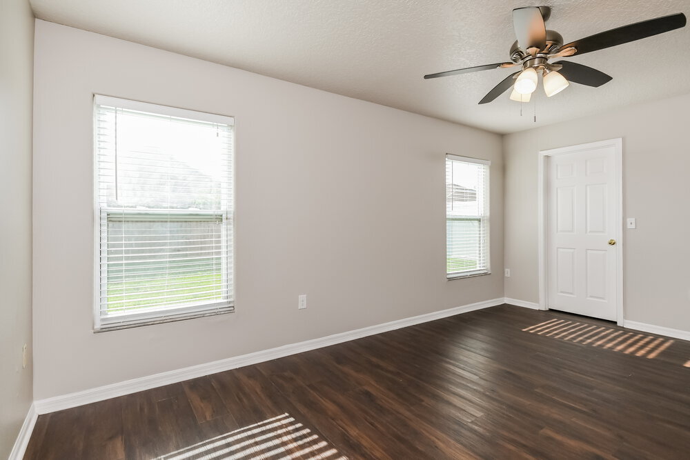 Building Photo - 330 Seville Pointe Ave