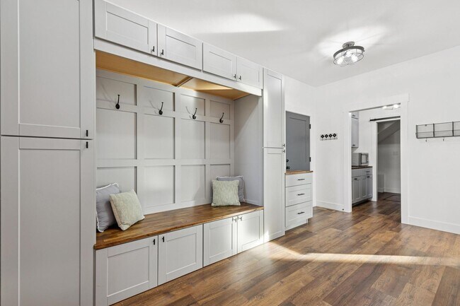 Building Photo - Whitefish Home in The Lakes