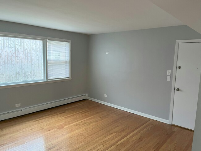 Building Photo - 9212 S Kedzie Ave