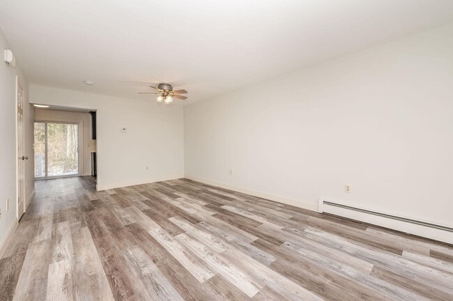 Building Photo - 75 Woodland Green