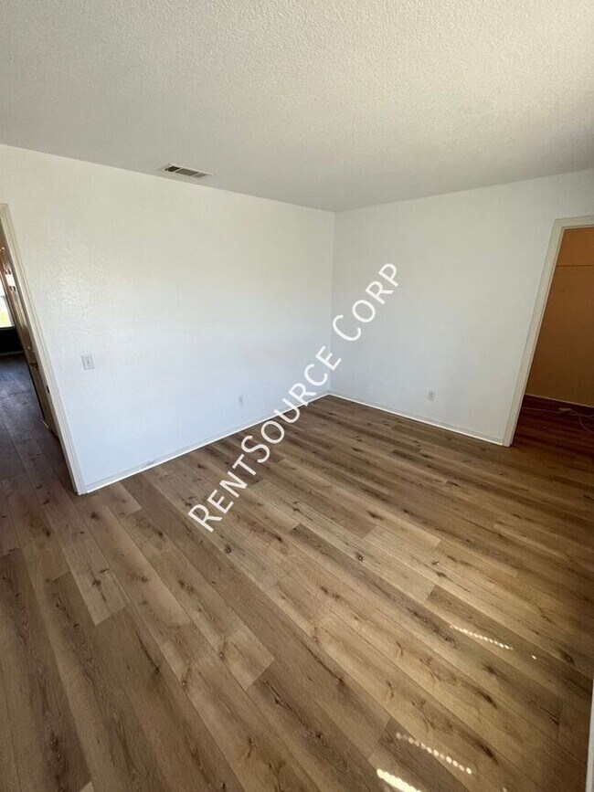 Building Photo - 37515 Limelight Way