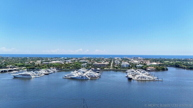 Building Photo - 1200 S Flagler Dr