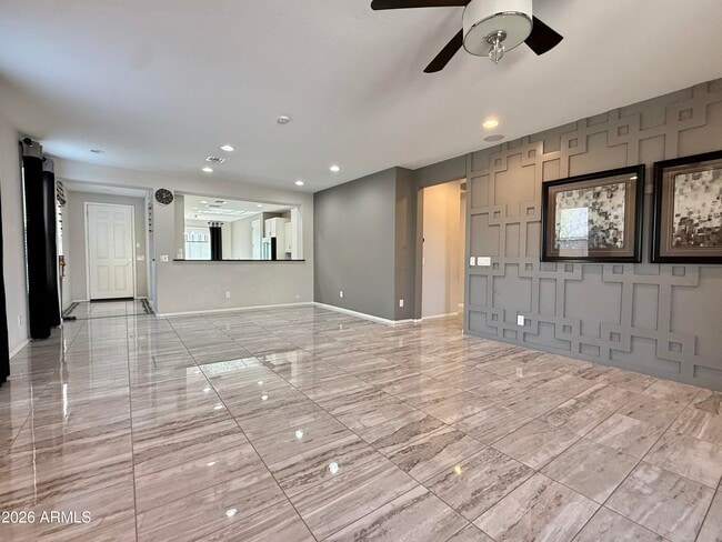 Building Photo - 9464 W Fallen Leaf Ln