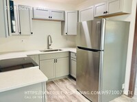 Building Photo - Newly Renovated 1 Bedroom Apt! Private Ent...