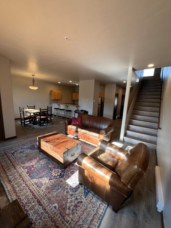 Primary Photo - 3 Bed 2.5 Bath Steps from Town Center