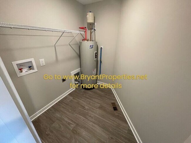 Building Photo - 105 20th Ave W - Spriningfield, TN 37172