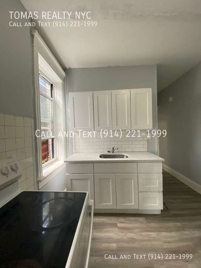 Building Photo - 188 Ashburton Ave