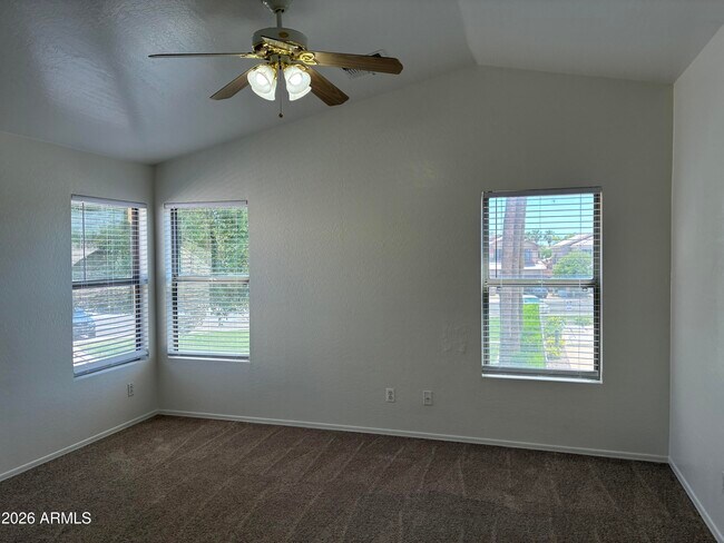 Building Photo - 1909 N 106th Ln