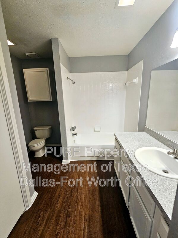 Building Photo - 814/103 Castleglen Drive