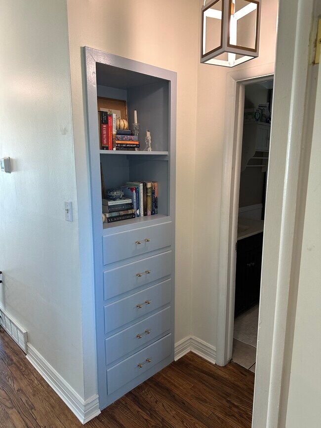 Hallway - 1471 E 22nd St