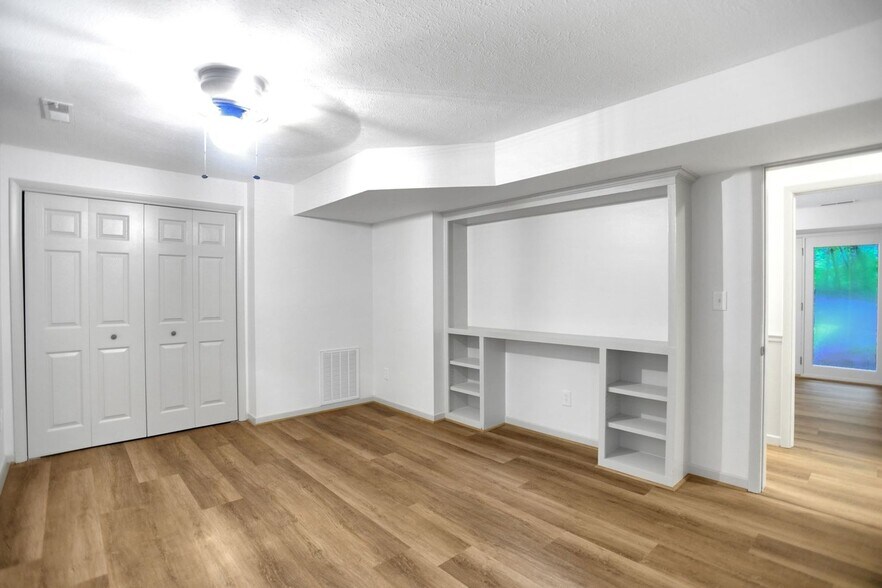 Building Photo - 235 Fox Trot Ln