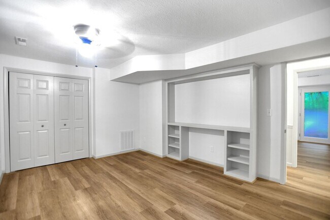 Building Photo - Charming 2BR House in Tryon