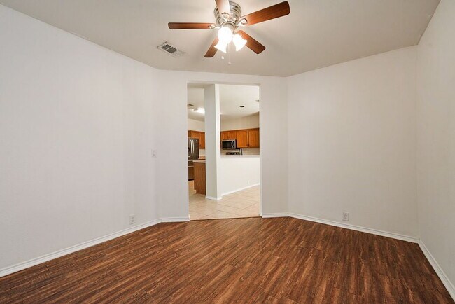 Building Photo - 8420 Silverbell Ln