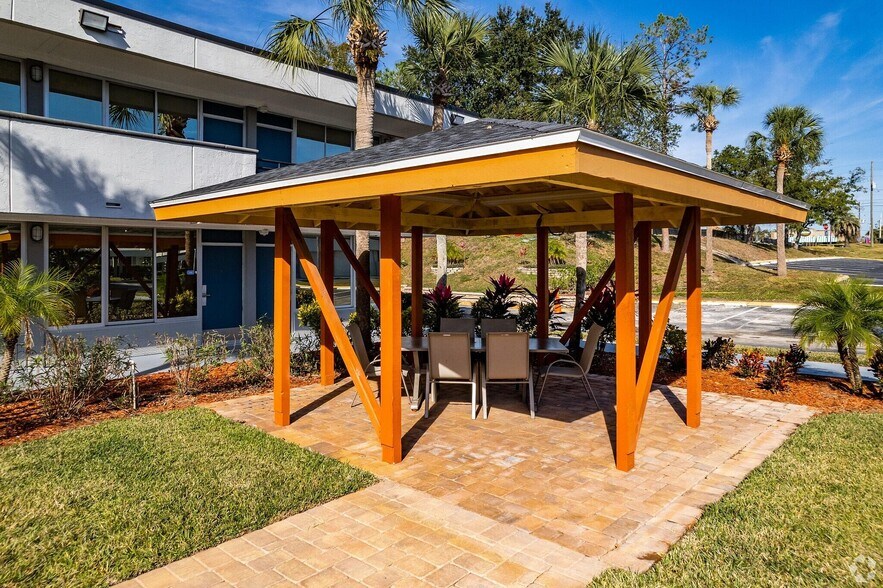 Building Photo - 2851 Maingate Village Cir