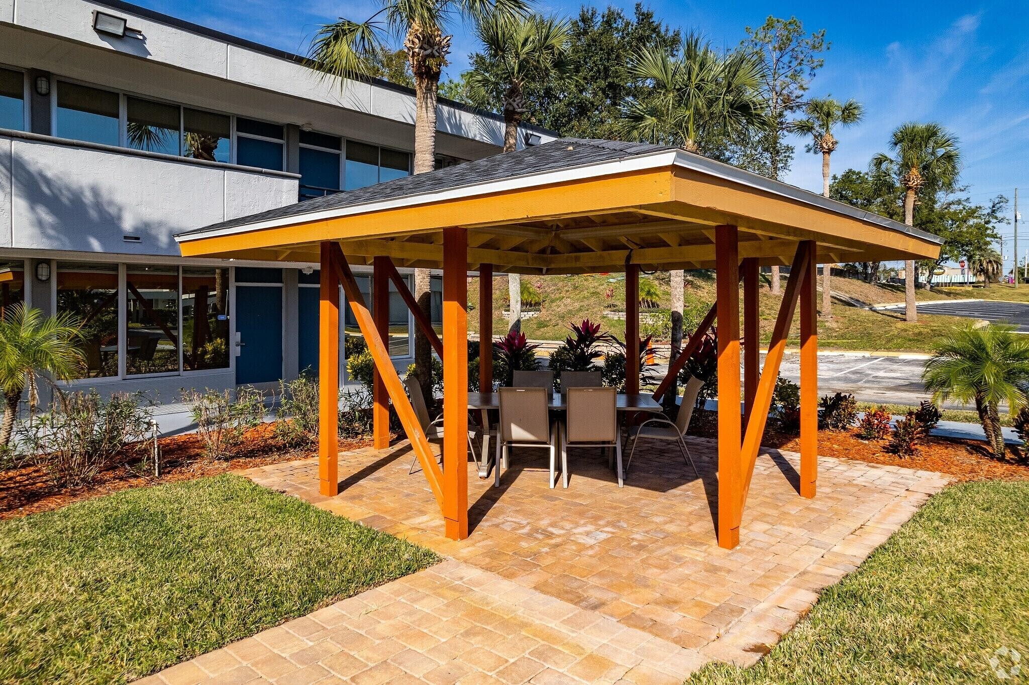 Building Photo - 2851 Maingate Village Cir