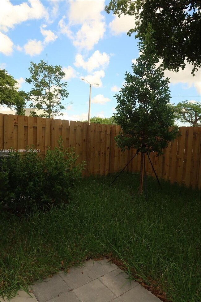 Building Photo - 1509 SE 27th Rd