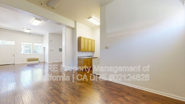 Building Photo - 154 Railroad Ave