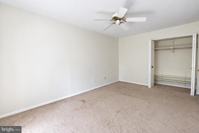 Building Photo - 6049 Forrest Hollow Ln