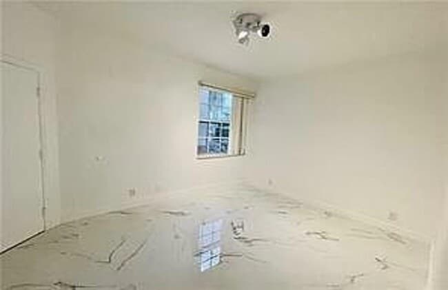 Building Photo - 11041 Harbour Springs Cir