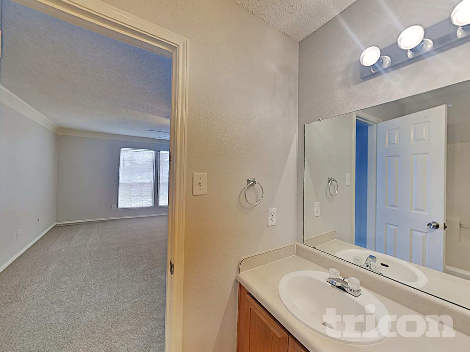 Building Photo - 3022 Autumn Run Dr