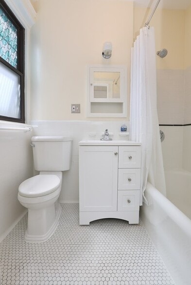 Building Photo - 189 Chestnut Hill Ave