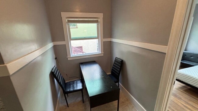 Building Photo - 2366 Virginia St