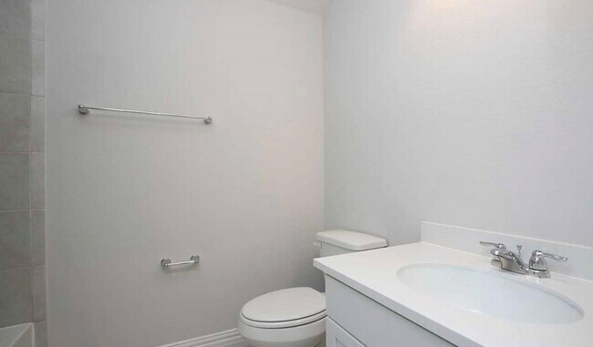 Building Photo - 32403 River Birch Ln