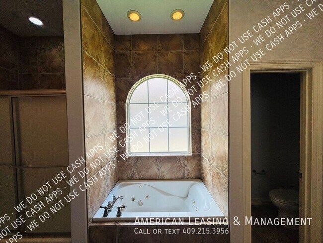 Building Photo - 3520 Canyon Ln