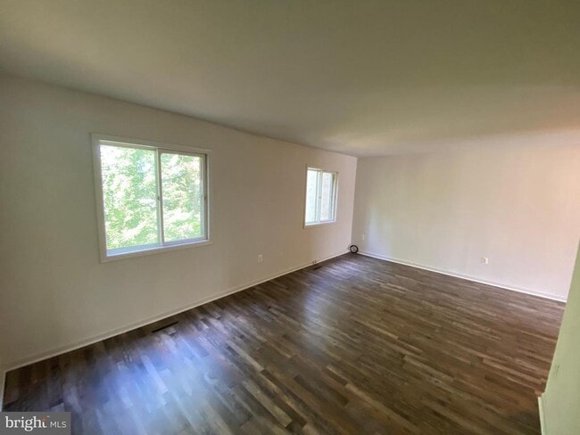 Building Photo - 4249 Normandy Ct