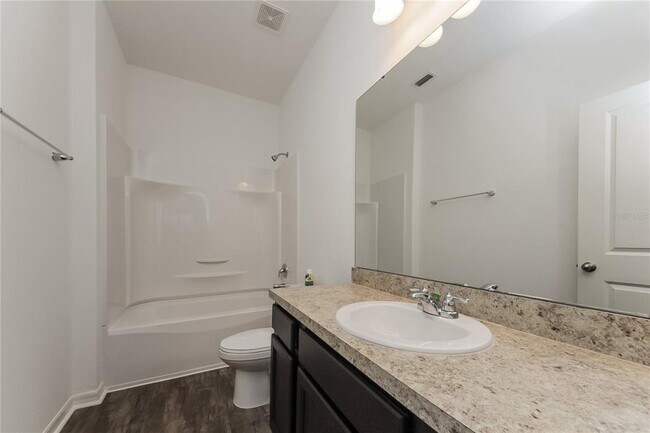 Building Photo - 214 Hidden Lk Lp