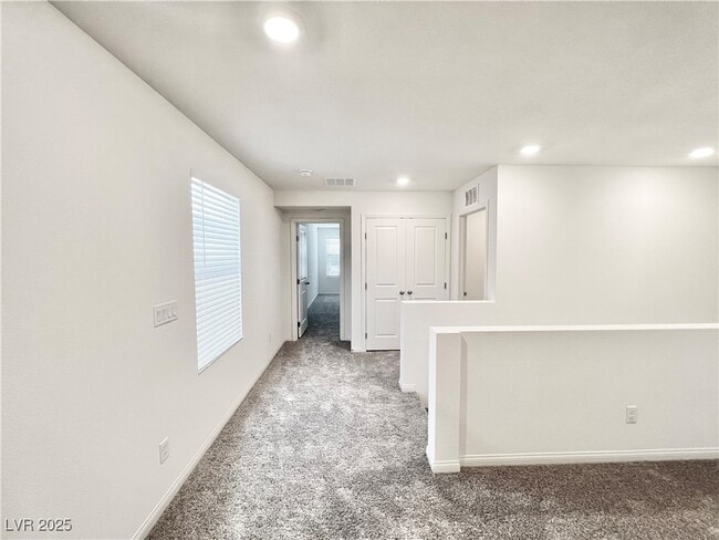 Building Photo - 8986 Lucky Crest St