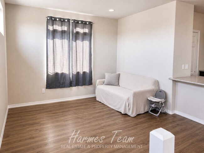 Building Photo - Beautiful 2 Bed Home | 2-Car Garage | Large Kitchen Island | Mountain Views